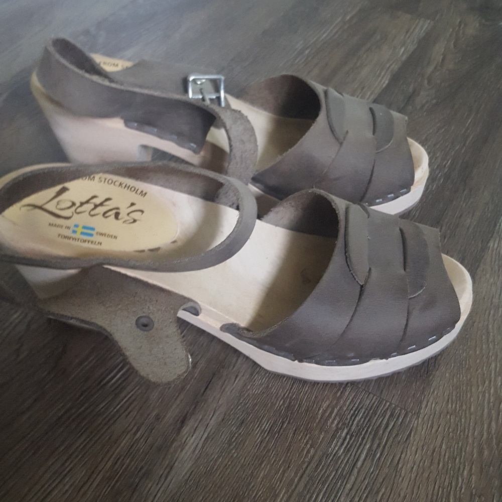 Lotta clogs